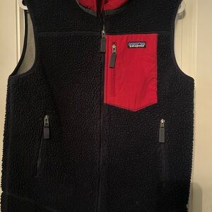 Patagonia Navy & Red Fleece Vest layering preppy warm Sz medium gorpcore rugged